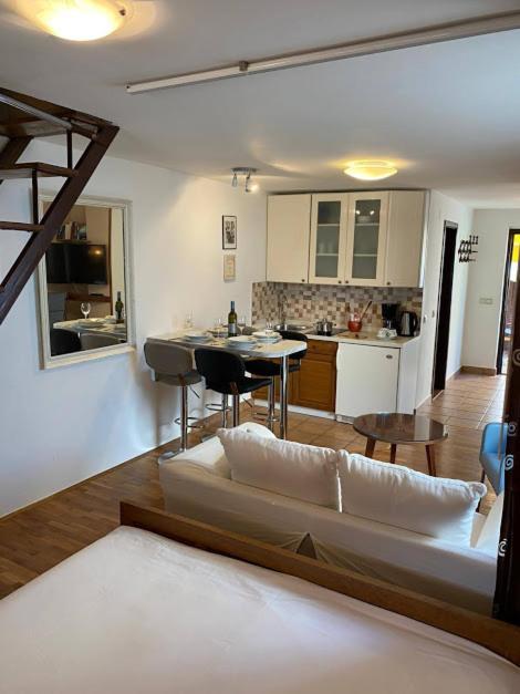 Studio Apartman Meli Apartment Пореч Екстериор снимка