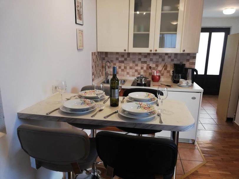 Studio Apartman Meli Apartment Пореч Екстериор снимка